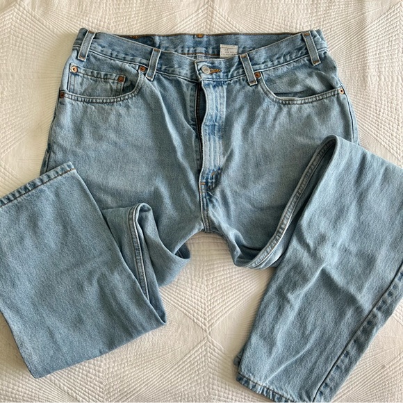 VINTAGE 90’s 505 Light Wash Levi’s Jeans - Picture 6 of 12